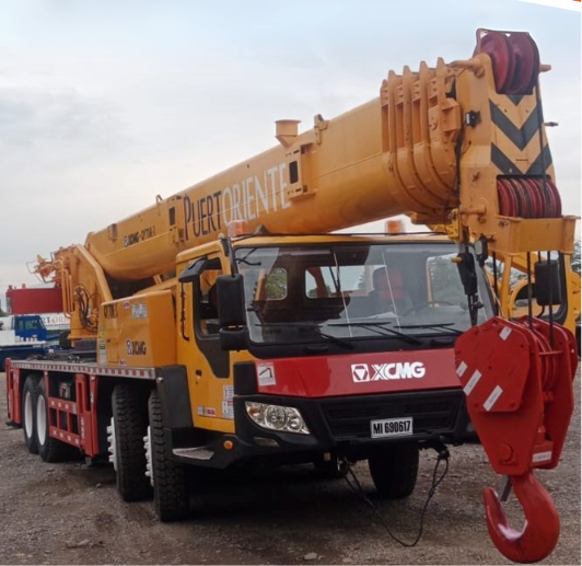 GRUA 70 TON